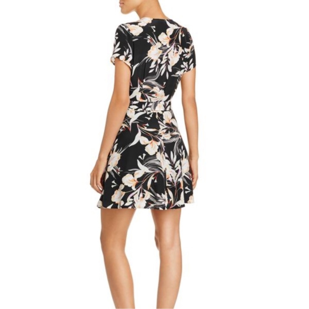NWT Yumi Kim Kennedy 100% Silk Black Floral Bay Breeze Wrap Mini Dress - Small - Picture 5 of 16